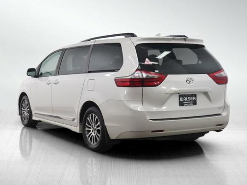 2020 Toyota Sienna XLE