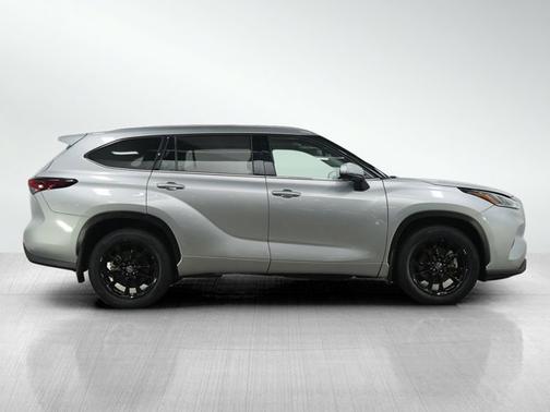 Celestial Silver Metallic 2024 Toyota Highlander Limited