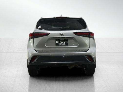 Celestial Silver Metallic 2024 Toyota Highlander Limited