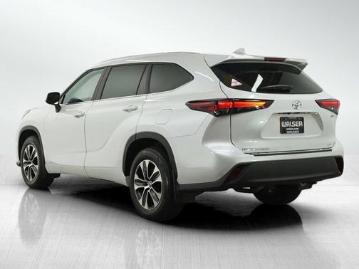 2025 Toyota Highlander Hybrid XLE