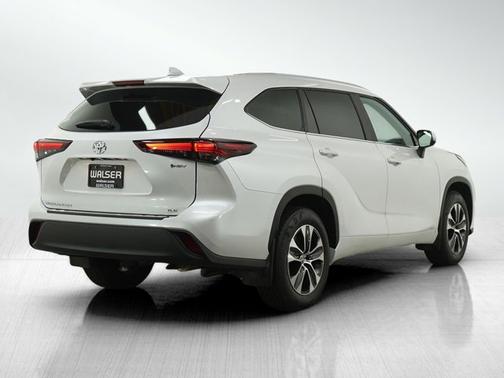 2025 Toyota Highlander Hybrid XLE