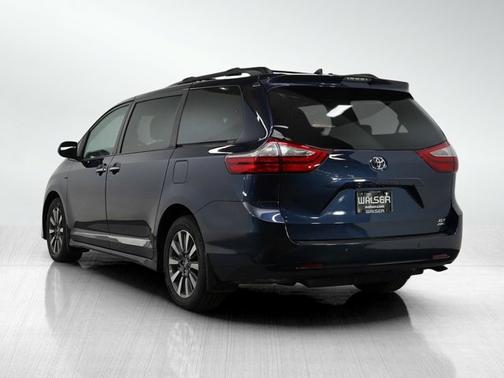 2018 Toyota Sienna XLE