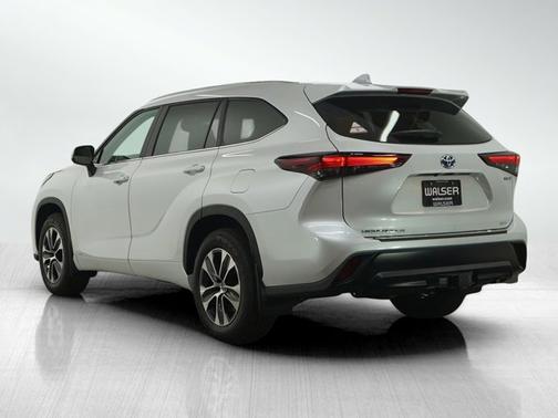 2024 Toyota Highlander Hybrid XLE