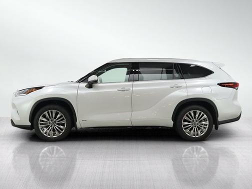 Wind Chill Pearl 2026 Toyota Highlander Hybrid Hybrid Platinum