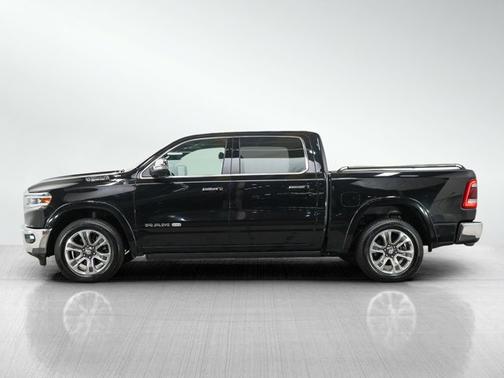 Diamond Black Crystal Pearlcoat 2019 RAM 1500 Longhorn