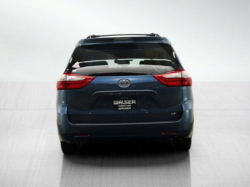 Shoreline Mist 2016 Toyota Sienna LE