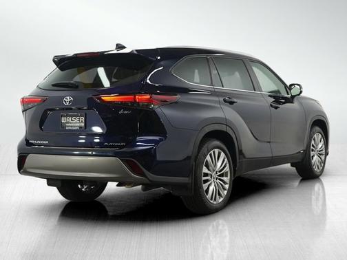 2025 Toyota Highlander Hybrid Hybrid Platinum