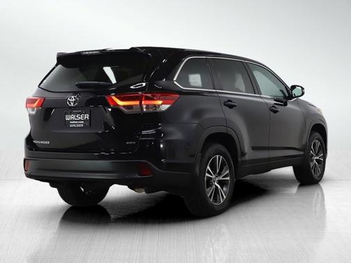 Black 2019 Toyota Highlander LE
