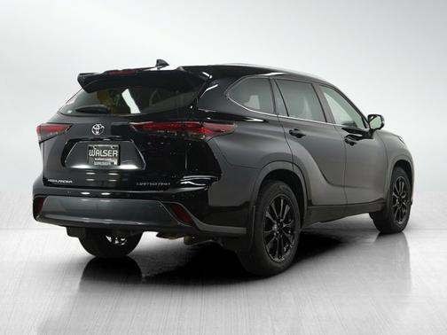 Midnight Black Metallic 2024 Toyota Highlander Limited