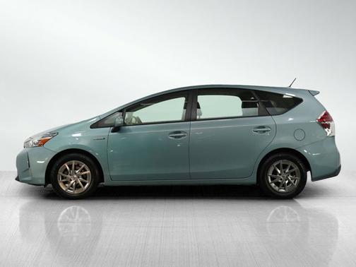 2016 Toyota Prius v Three