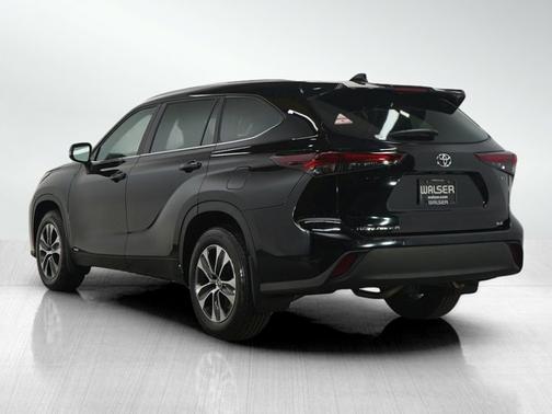 2025 Toyota Highlander Hybrid XLE