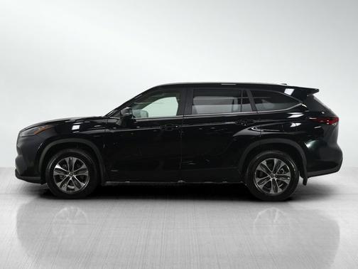 2025 Toyota Highlander Hybrid XLE