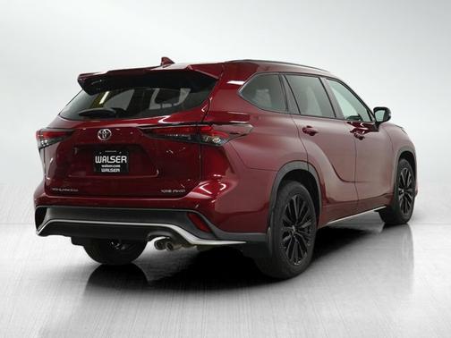 Ruby Flare Pearl 2024 Toyota Highlander LE