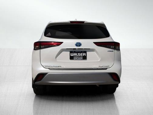 2021 Toyota Highlander Hybrid Platinum