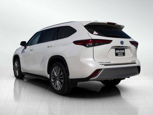 2021 Toyota Highlander Hybrid Platinum