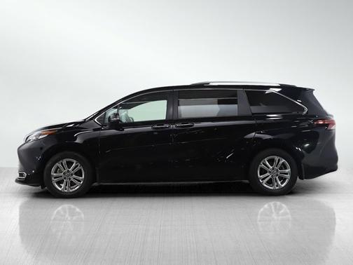 2022 Toyota Sienna Platinum