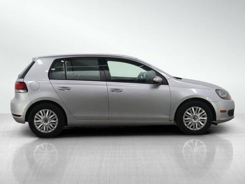 2010 Volkswagen Golf Base