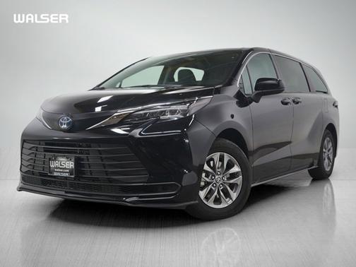 2024 Toyota Sienna LE