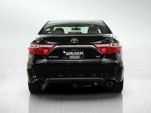 Midnight Black Metallic 2016 Toyota Camry SE