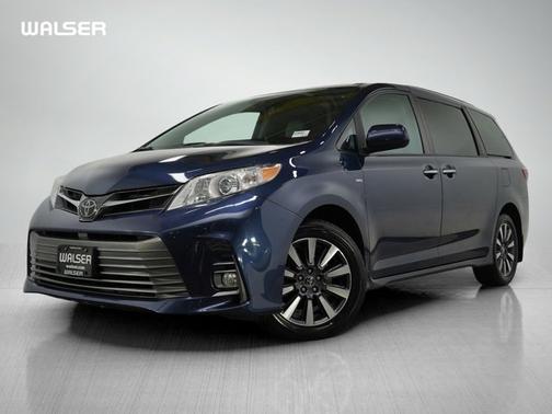 2020 Toyota Sienna XLE