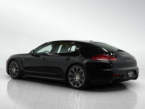 2016 Porsche Panamera 4S
