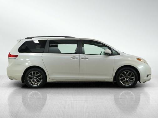 2012 Toyota Sienna XLE