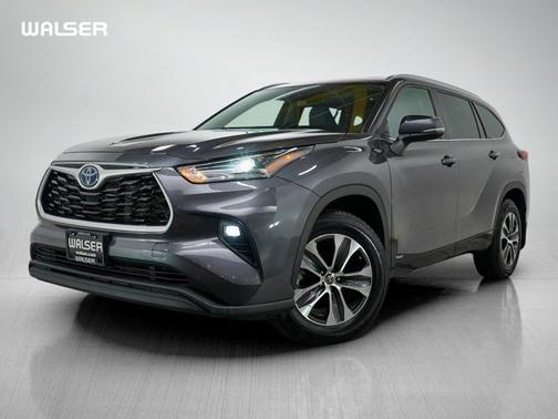 2022 Toyota Highlander Hybrid XLE