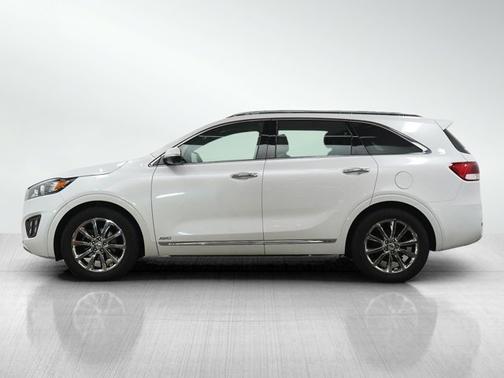Snow White Pearl 2017 Kia Sorento SXL V6