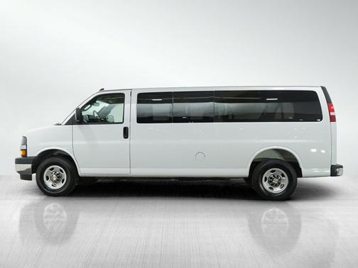2025 Chevrolet Express 3500 LT