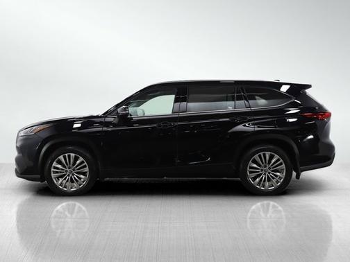 Midnight Black Metallic 2021 Toyota Highlander Platinum