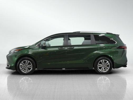 2023 Toyota Sienna Platinum