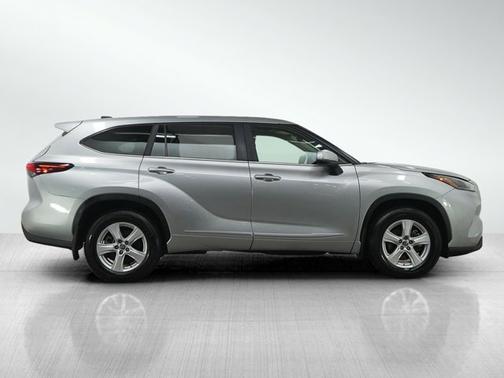 Celestial Silver Metallic 2023 Toyota Highlander LE