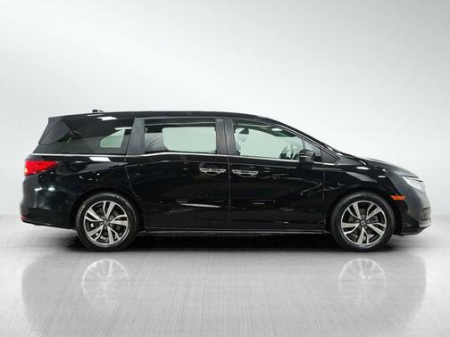 Crystal Black Pearl 2022 Honda Odyssey Touring