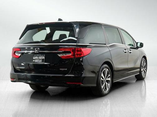 Crystal Black Pearl 2022 Honda Odyssey Touring