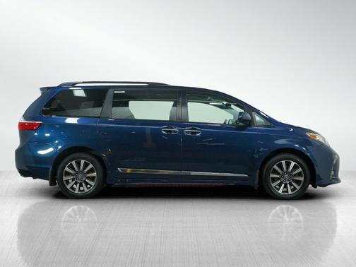 2019 Toyota Sienna XLE Premium