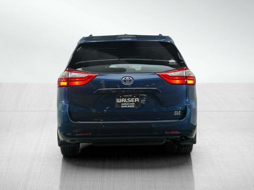 2019 Toyota Sienna XLE Premium
