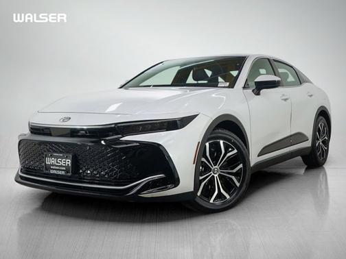 Oxygen White 2024 Toyota Crown Limited