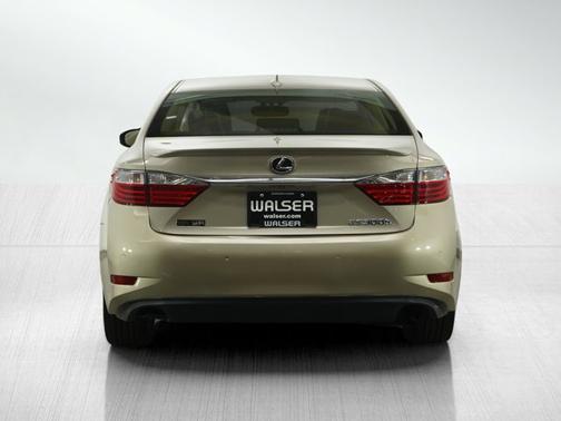 2015 Lexus ES 300h Base