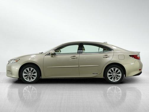 2015 Lexus ES 300h Base
