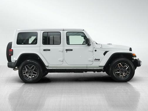 Bright White Clearcoat 2025 Jeep Wrangler Sahara