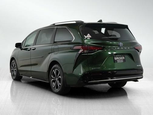 2025 Toyota Sienna Platinum