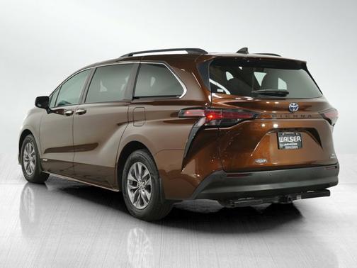 2021 Toyota Sienna XLE