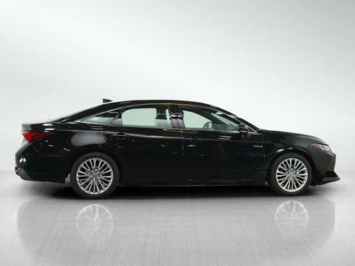 Midnight Black Metallic 2021 Toyota Avalon Hybrid Limited