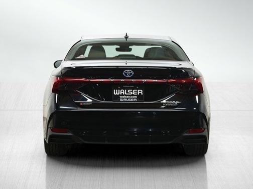 Midnight Black Metallic 2021 Toyota Avalon Hybrid Limited