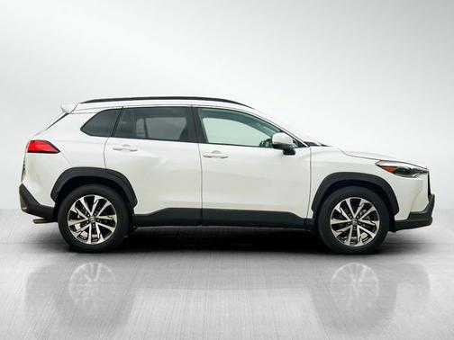 2022 Toyota Corolla Cross XLE