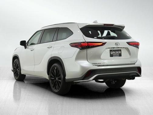Wind Chill Pearl 2026 Toyota Highlander XSE