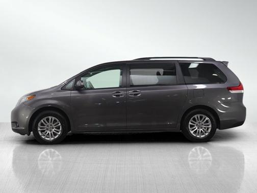 2013 Toyota Sienna XLE