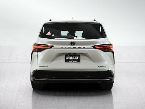 Wind Chill Pearl 2026 Toyota Sienna Platinum