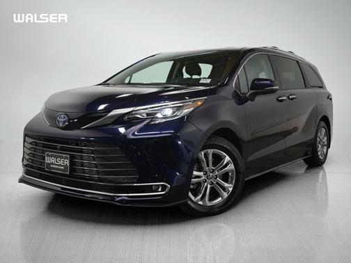 2024 Toyota Sienna Platinum