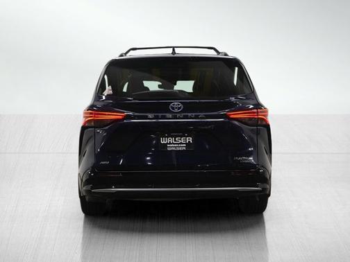 2024 Toyota Sienna Platinum